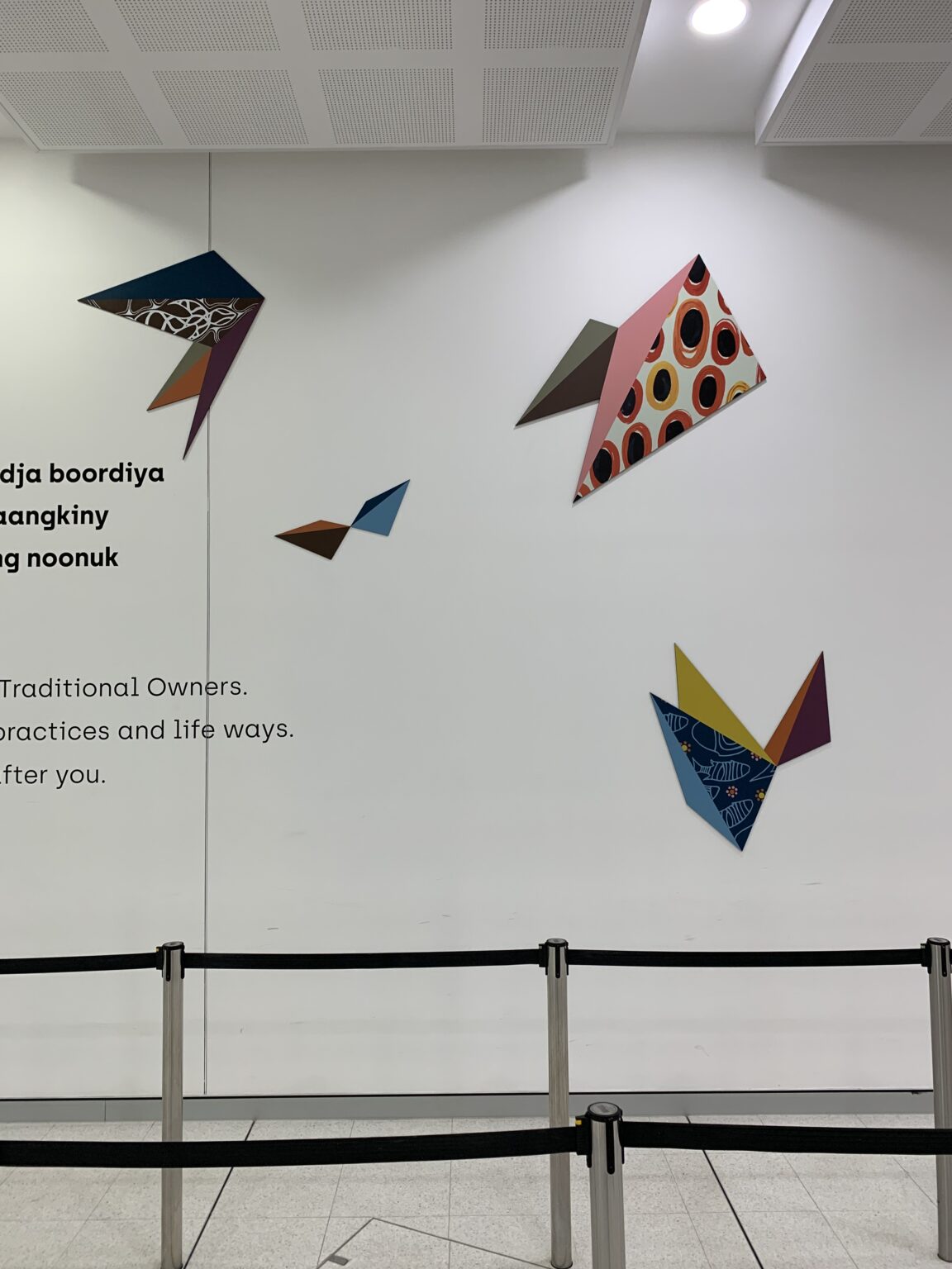 AIRPORT SIGNAGE: WELCOME TO COUNTRY! - Signs &amp; Lines